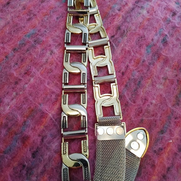 Vintage Metal & Mesh Belt Sz Small 28 to 30" Waist Unisex Silver & Gold Tones - Picture 7 of 9